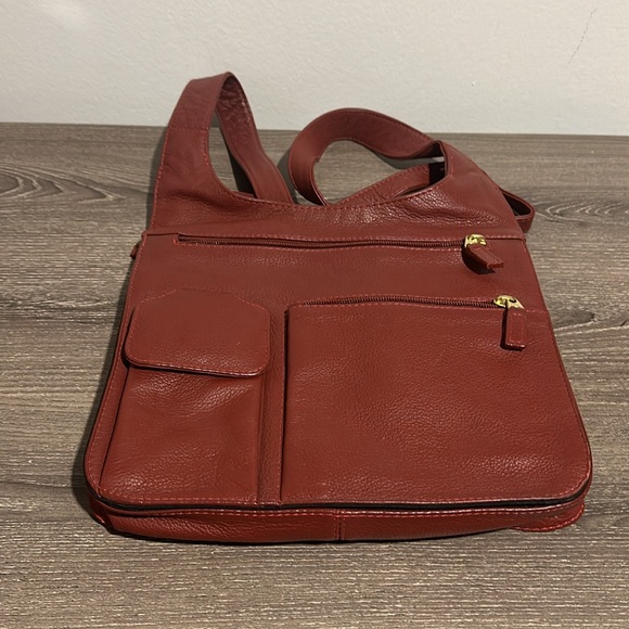 Leather crossbody bag - Picture 2 of 9